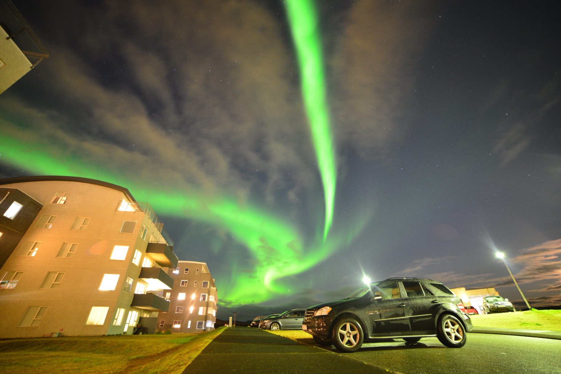 Espiral de aurora sobre Reykjavík